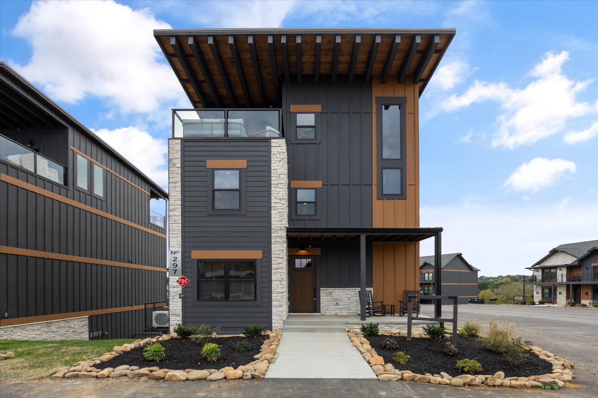 297 Rambling Crk Way Sevierville, TN 37862 - Photo 3 of 84