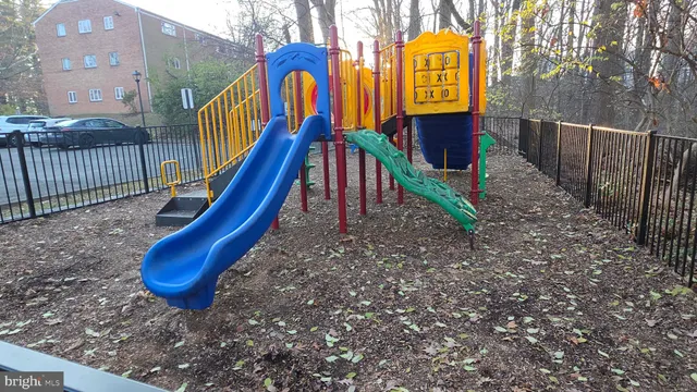 $2,050 | 10636 Montrose Avenue, Unit 201, Bethesda, MD 20814