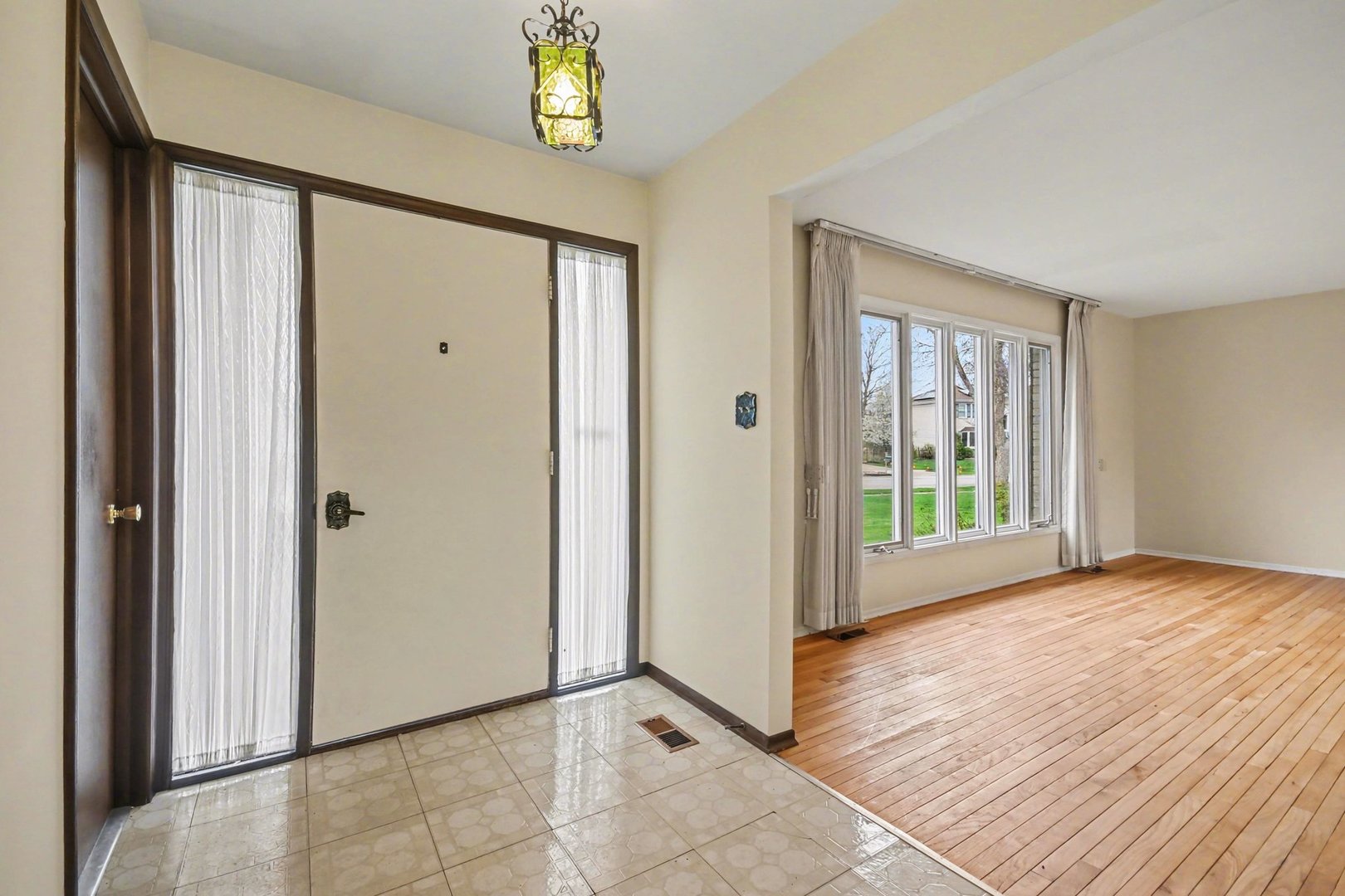 3941 Roslyn Road Downers Grove, IL 60515 - Photo 11 of 29