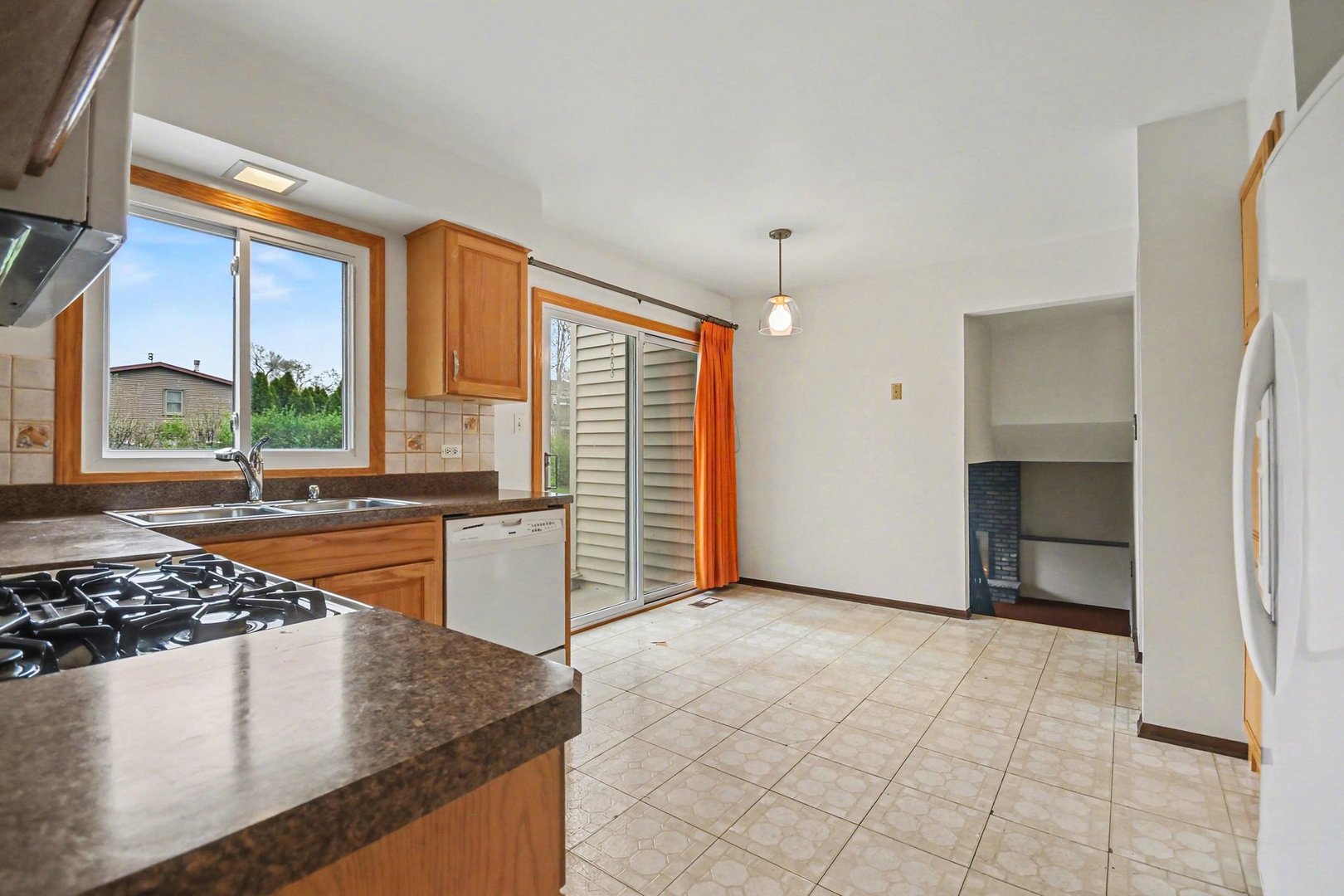 3941 Roslyn Road Downers Grove, IL 60515 - Photo 8 of 29