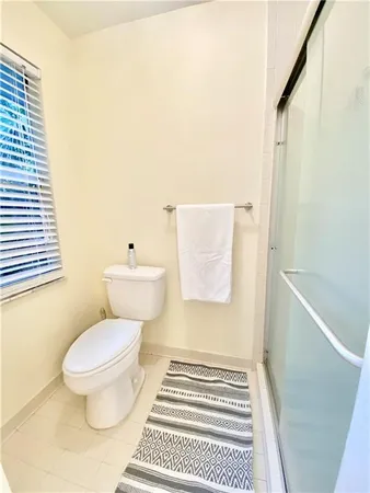 $4,000 | 711 Royal Palm Place, Vero Beach, FL 32960