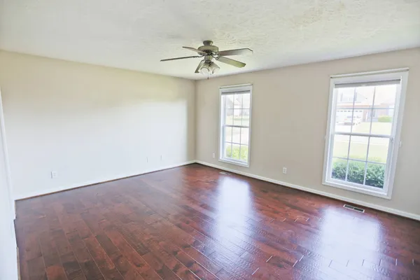 $1,925 | 3927 Stella Drive, Clarksville, TN 37040