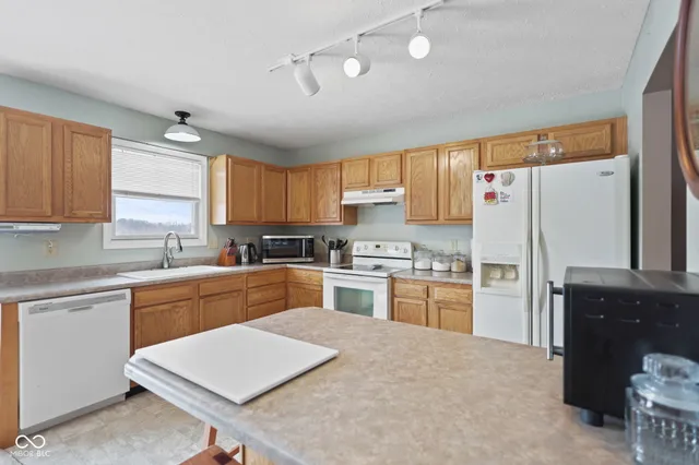 $439,900 | 26 East County Road 350 North, Greencastle, IN 46135