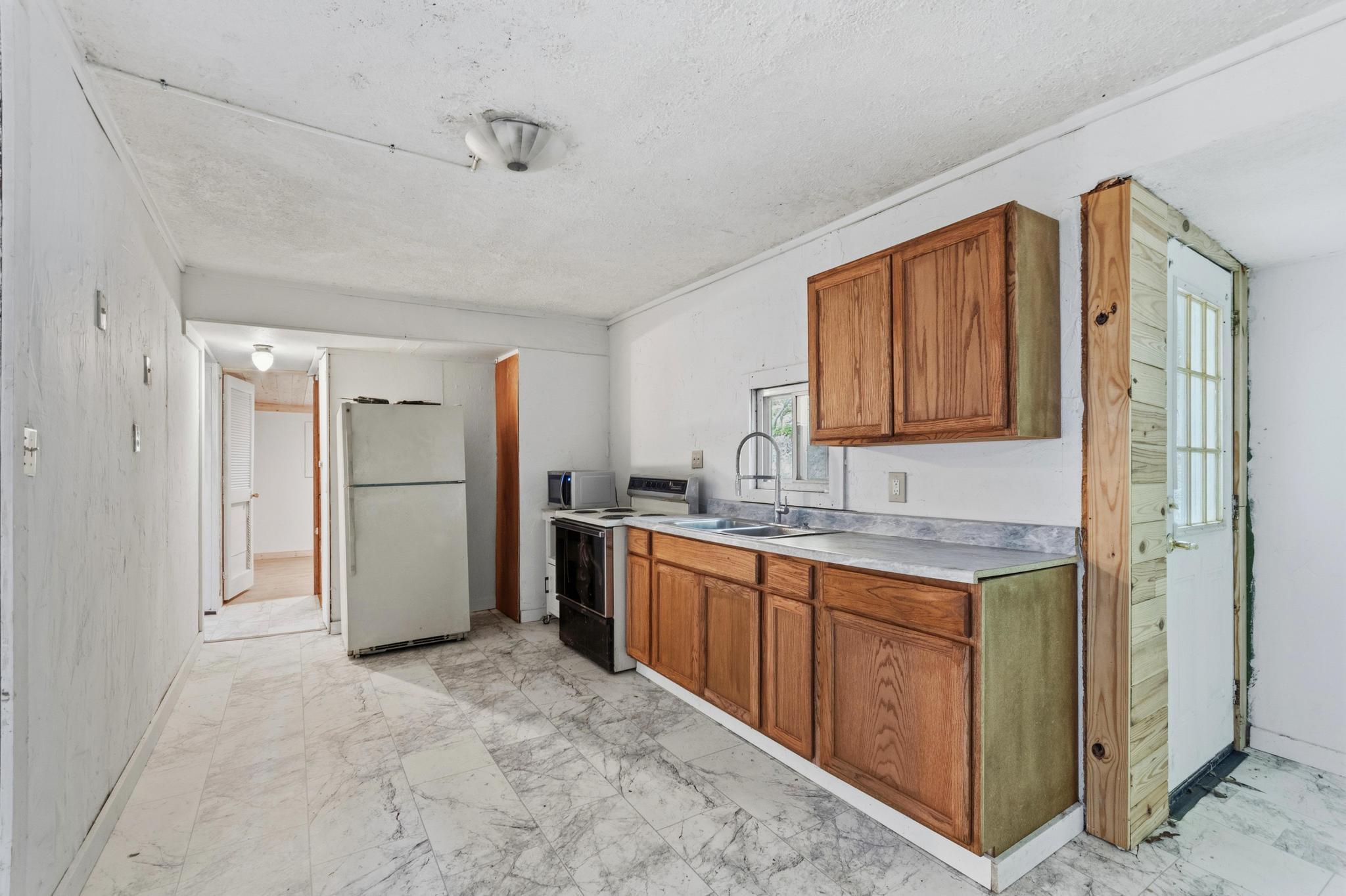 287 Dustin Road Kuttawa, KY 42055 - Photo 11 of 26 Kitchen