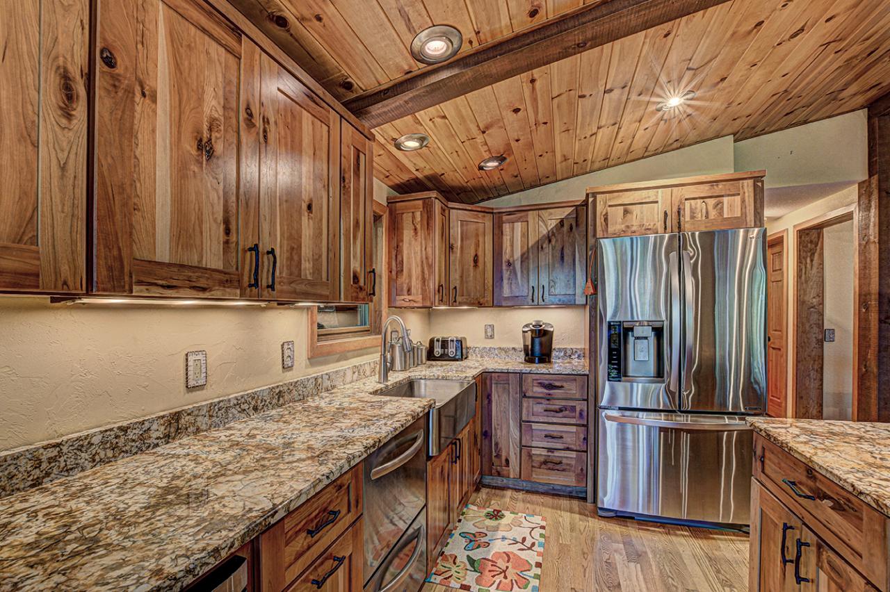 8086 Frontier Road Presque Isle, WI 54557 - Photo 5 of 36 Gallery Image 5