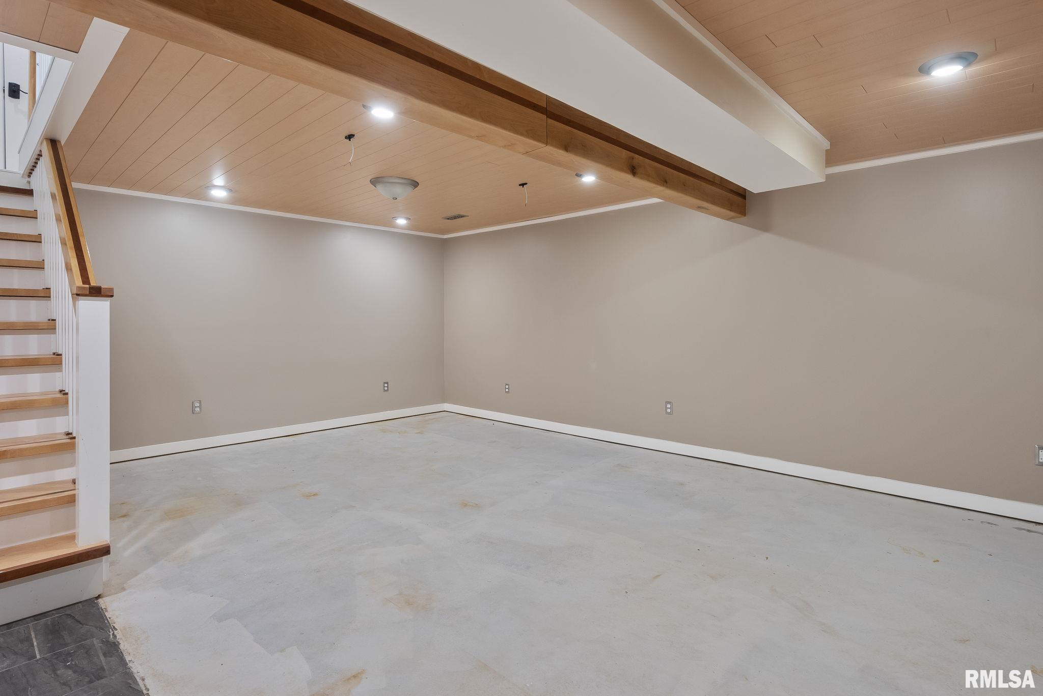 5618 Oakbrook Road Davenport, IA 52806 - Photo 14 of 23 Gallery Image 14