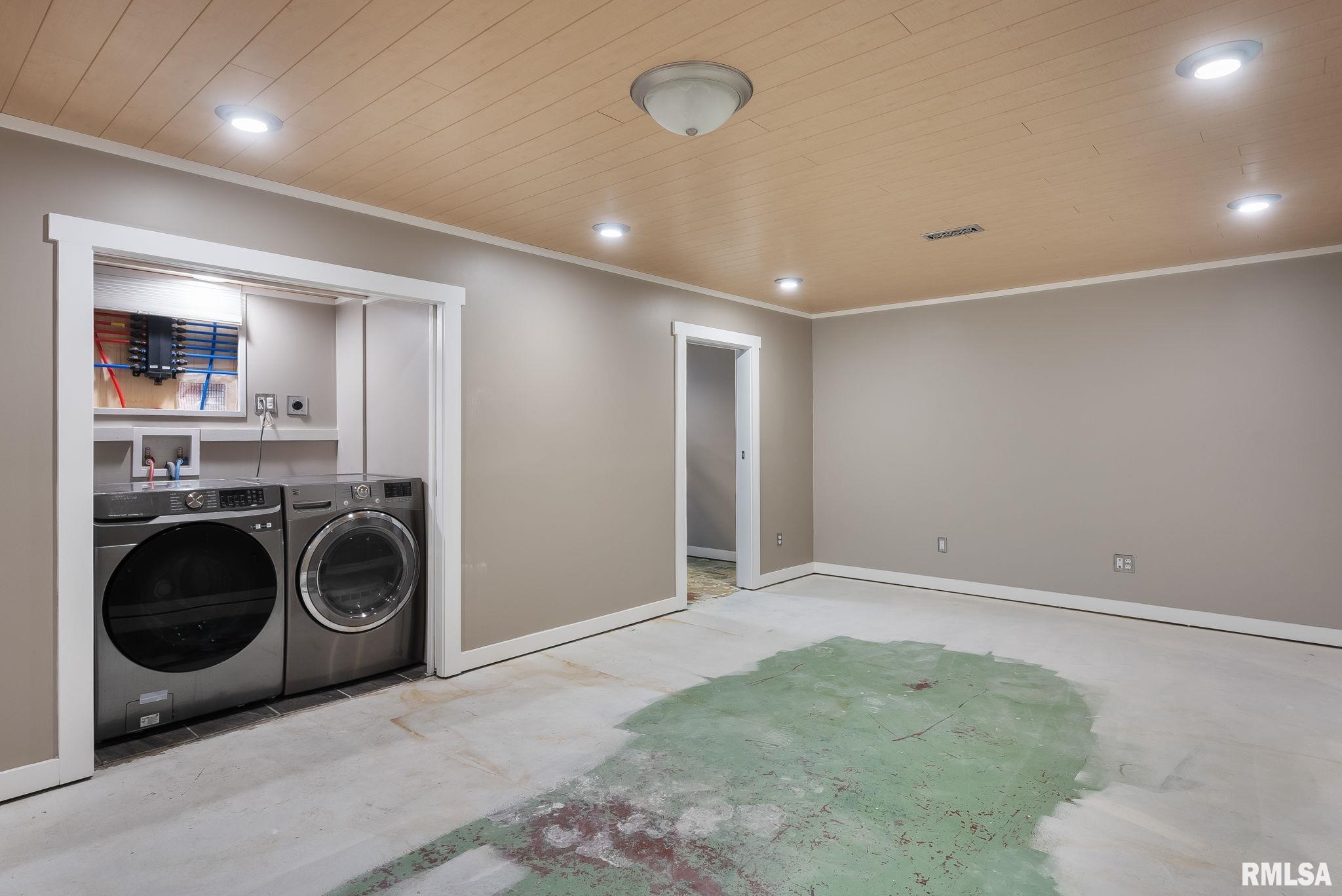5618 Oakbrook Road Davenport, IA 52806 - Photo 15 of 23 Gallery Image 15