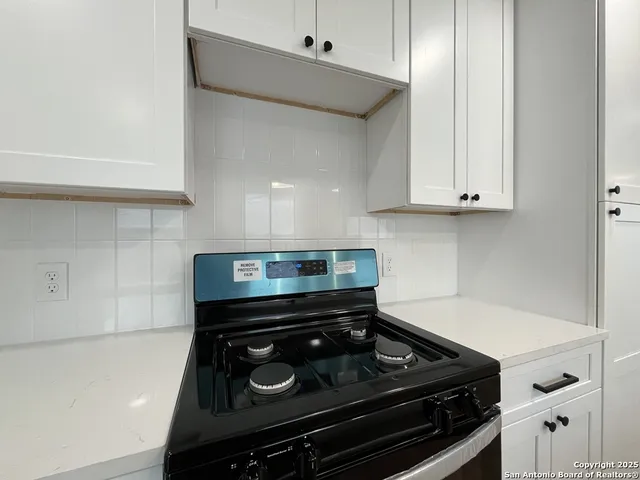 $1,800 | 2239 Burnet Street, San Antonio, TX 78202