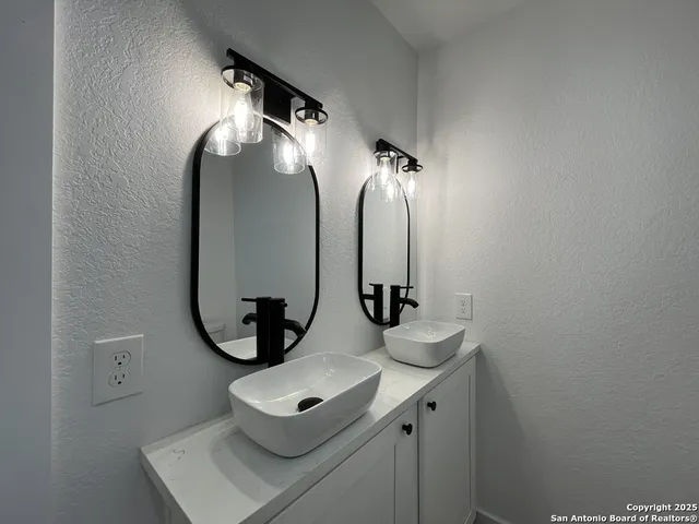 $1,800 | 2239 Burnet Street, San Antonio, TX 78202