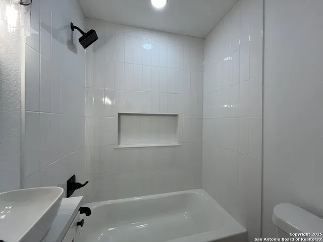 $1,800 | 2239 Burnet Street, San Antonio, TX 78202