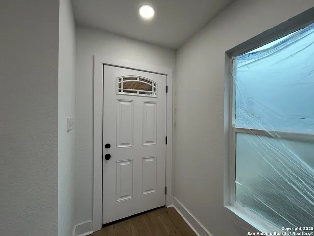 $1,800 | 2239 Burnet Street, San Antonio, TX 78202