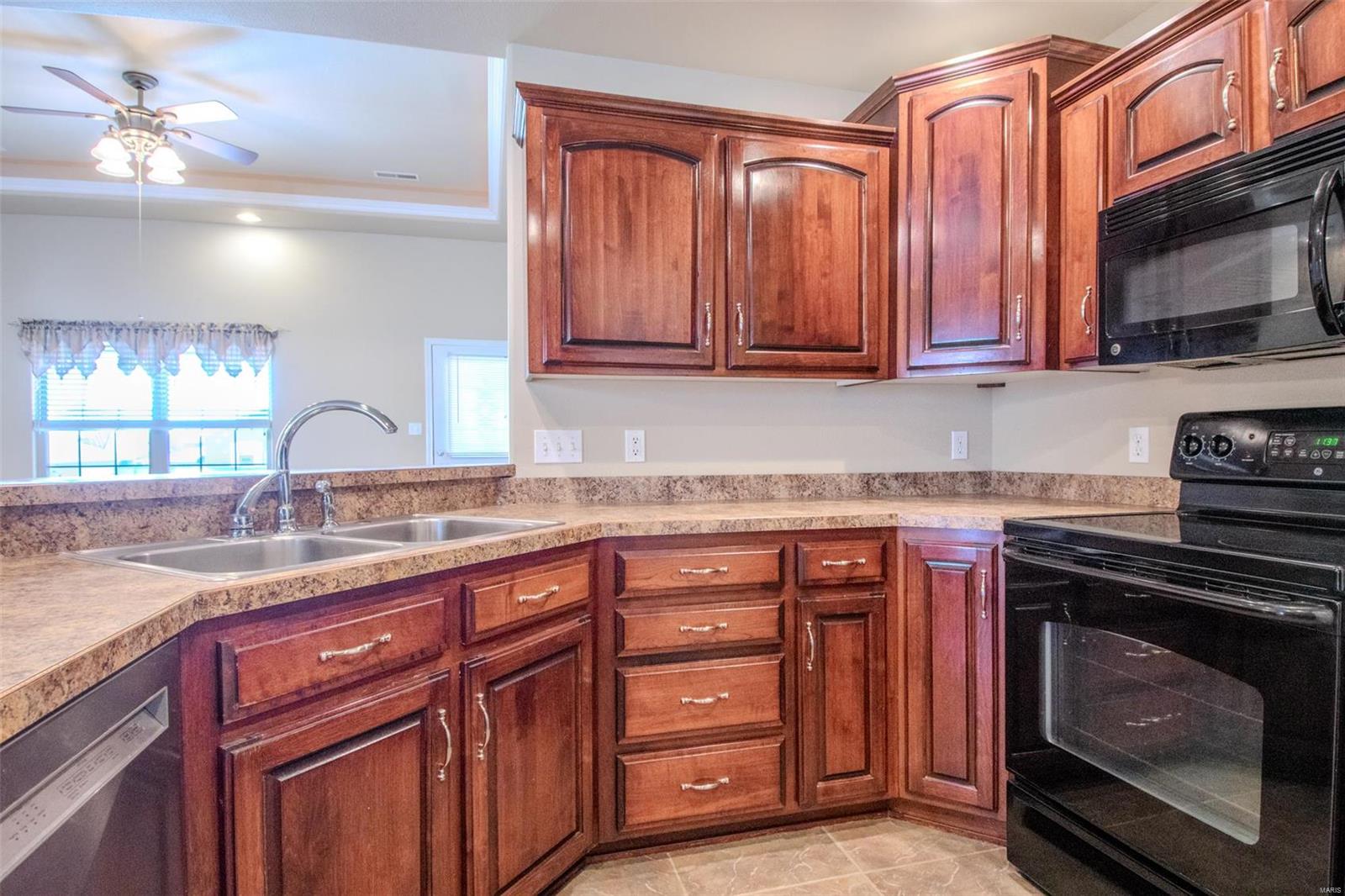 140 Venus Street Holts Summit, MO 65043 - Photo 11 of 25