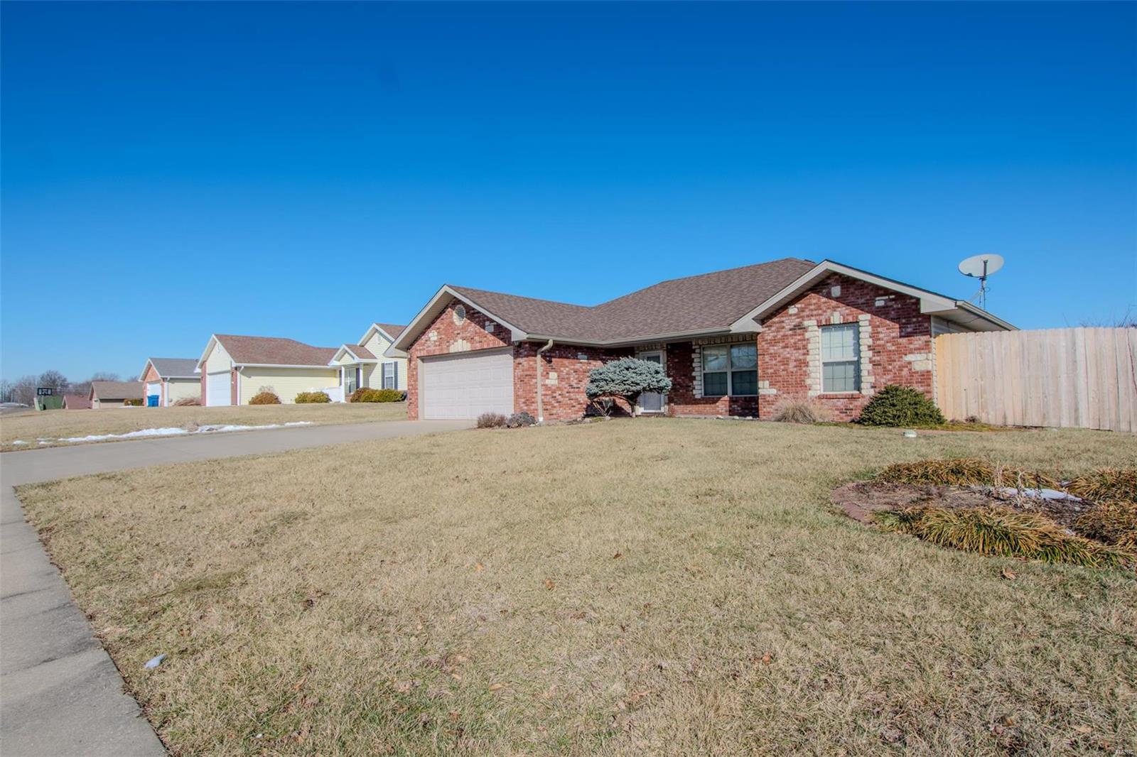 140 Venus Street Holts Summit, MO 65043 - Photo 2 of 25