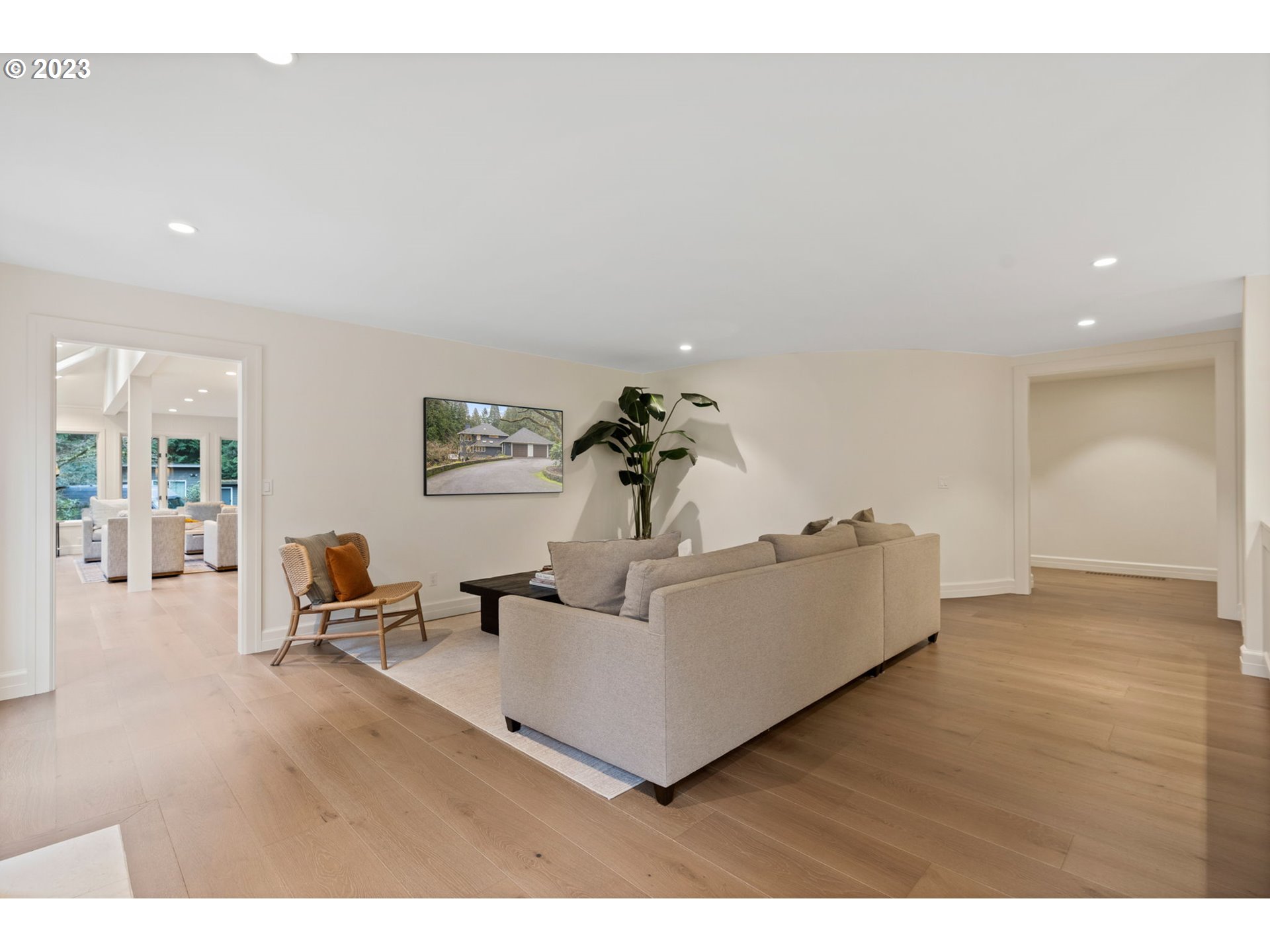 1991 South Palatine Hill Road Portland, OR 97219 - Photo 15 of 48 a living room with furniture and a wooden floor