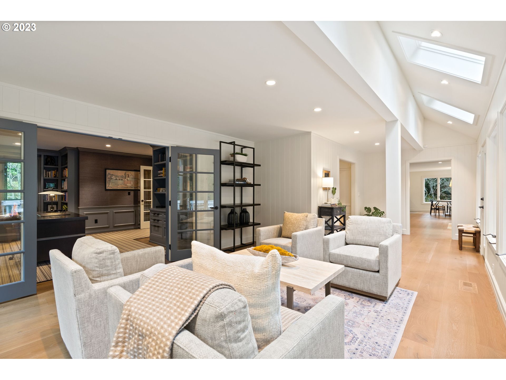 1991 South Palatine Hill Road Portland, OR 97219 - Photo 22 of 48 a living room with furniture and a large window