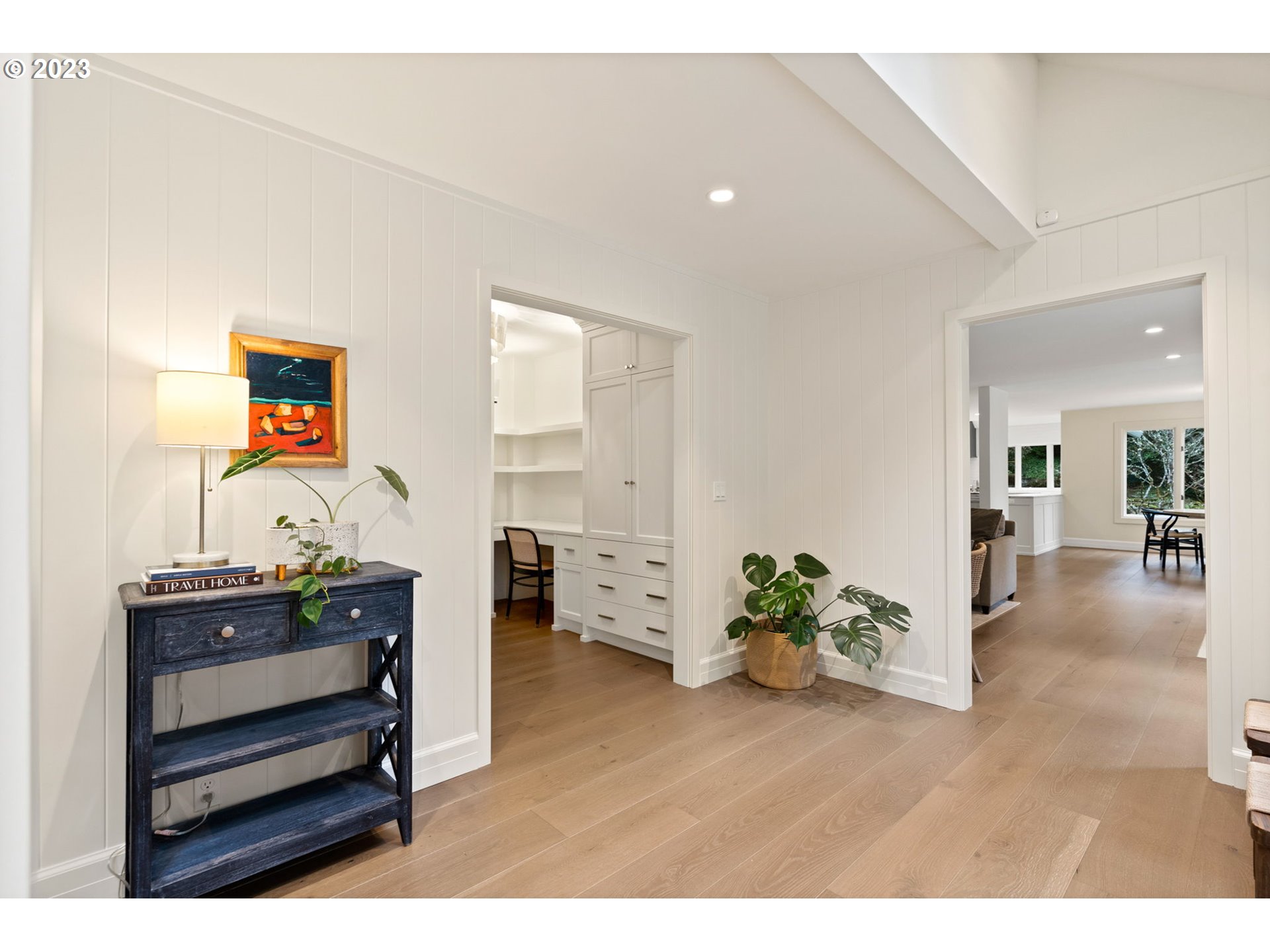 1991 South Palatine Hill Road Portland, OR 97219 - Photo 23 of 48 a view interior of living room and kitchen