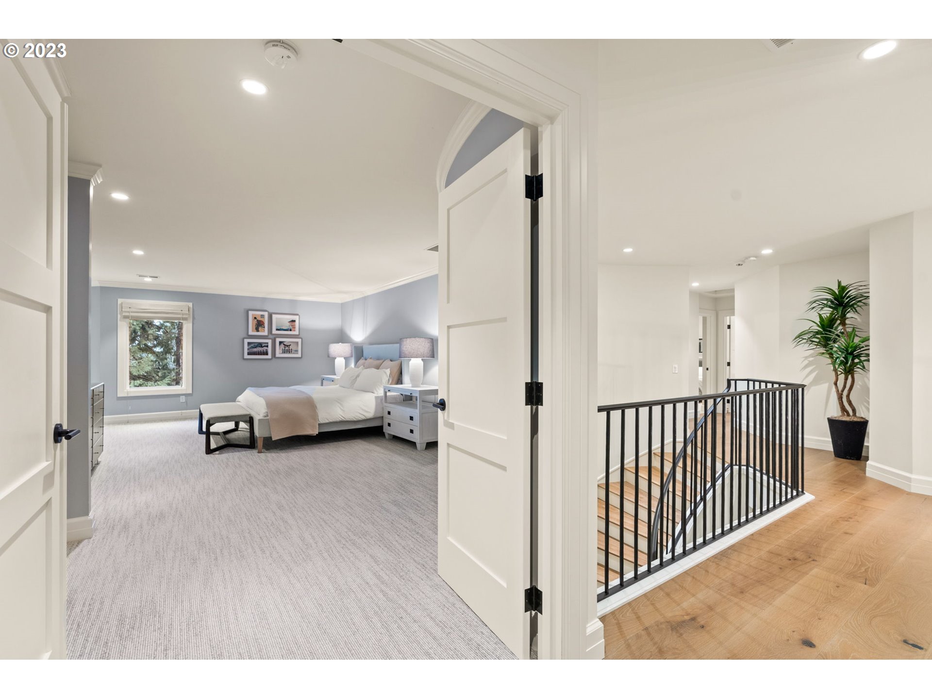 1991 South Palatine Hill Road Portland, OR 97219 - Photo 26 of 48 a view of a livingroom with furniture and a ceiling fan