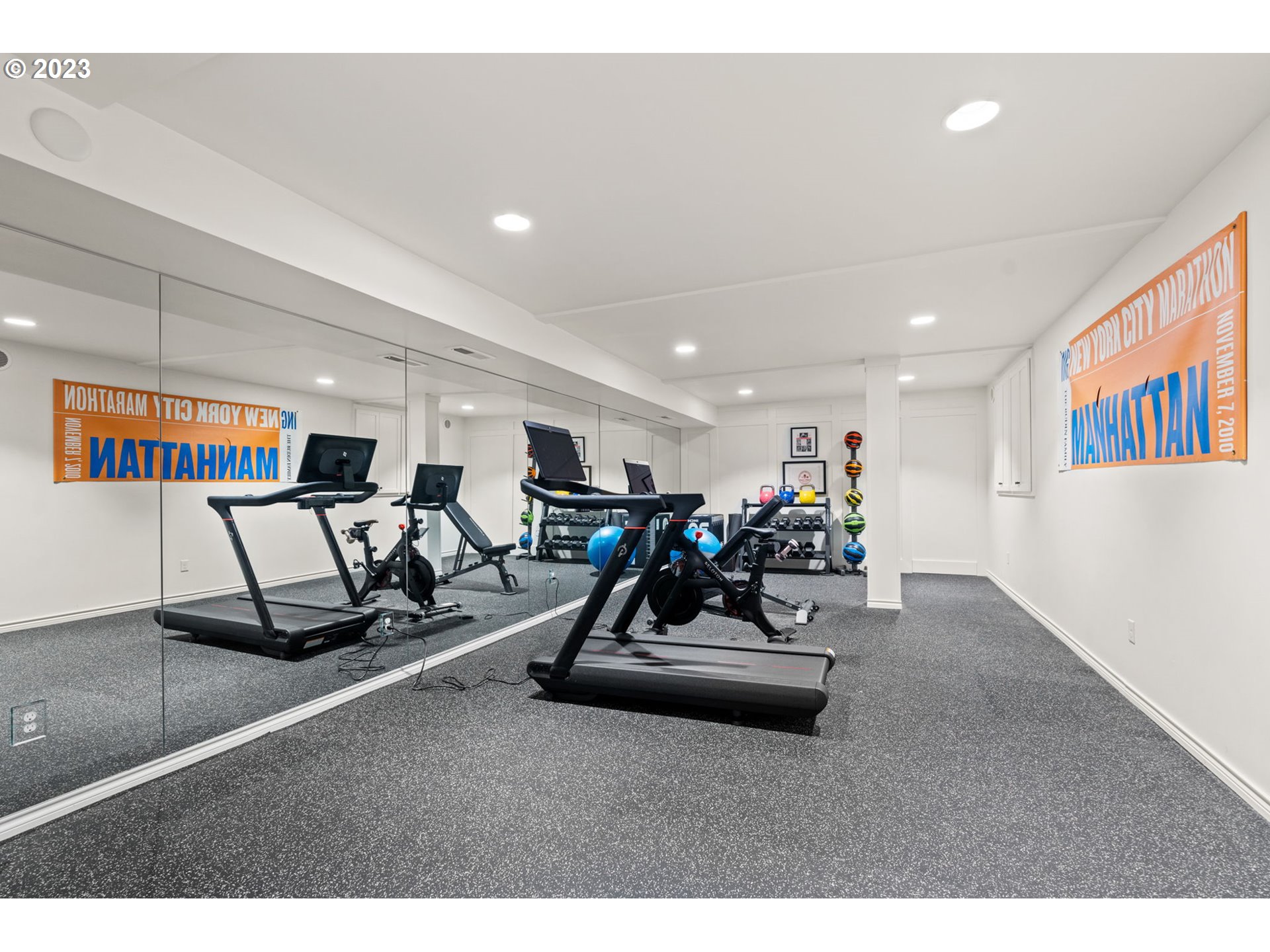 1991 South Palatine Hill Road Portland, OR 97219 - Photo 42 of 48 a view of a room with gym equipment