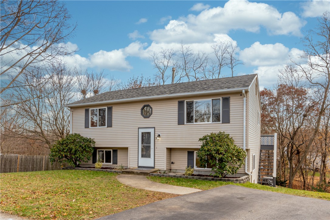 37 Carr's Lane Warwick, RI 02886 - Photo 2 of 17