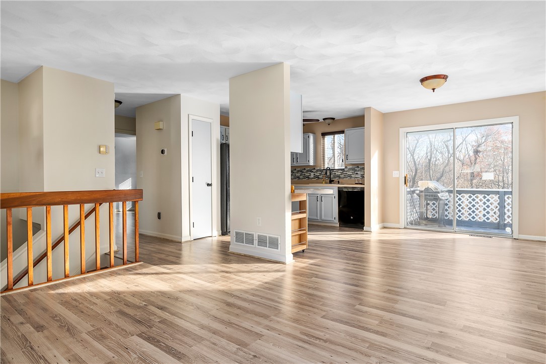 37 Carr's Lane Warwick, RI 02886 - Photo 3 of 17