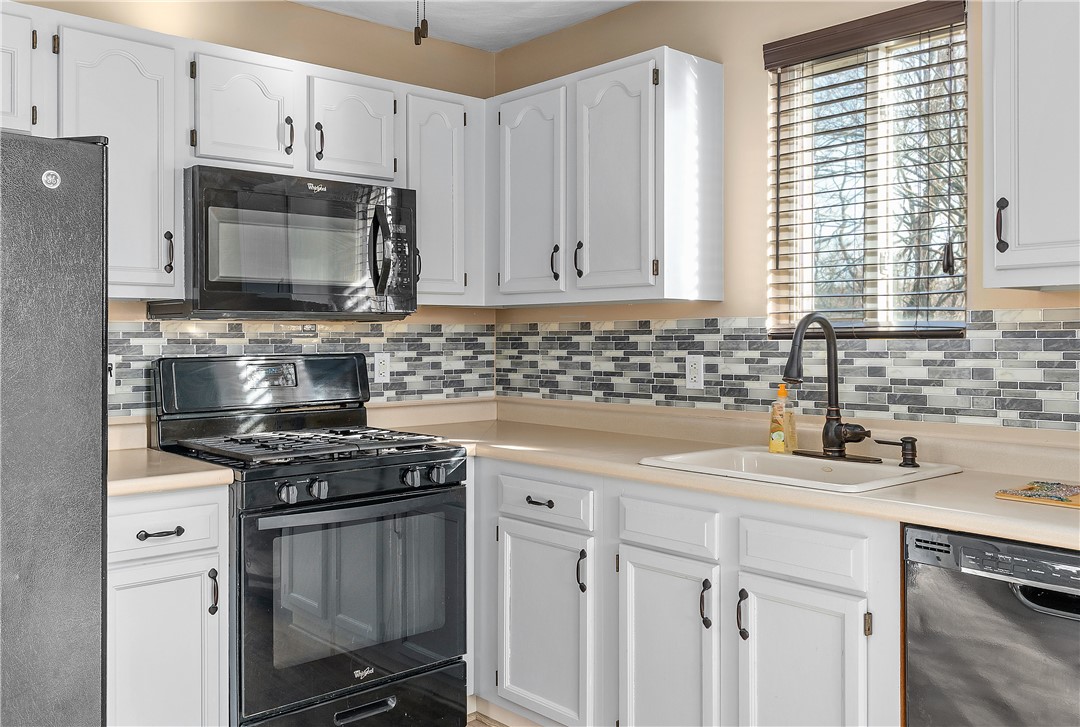 37 Carr's Lane Warwick, RI 02886 - Photo 8 of 17