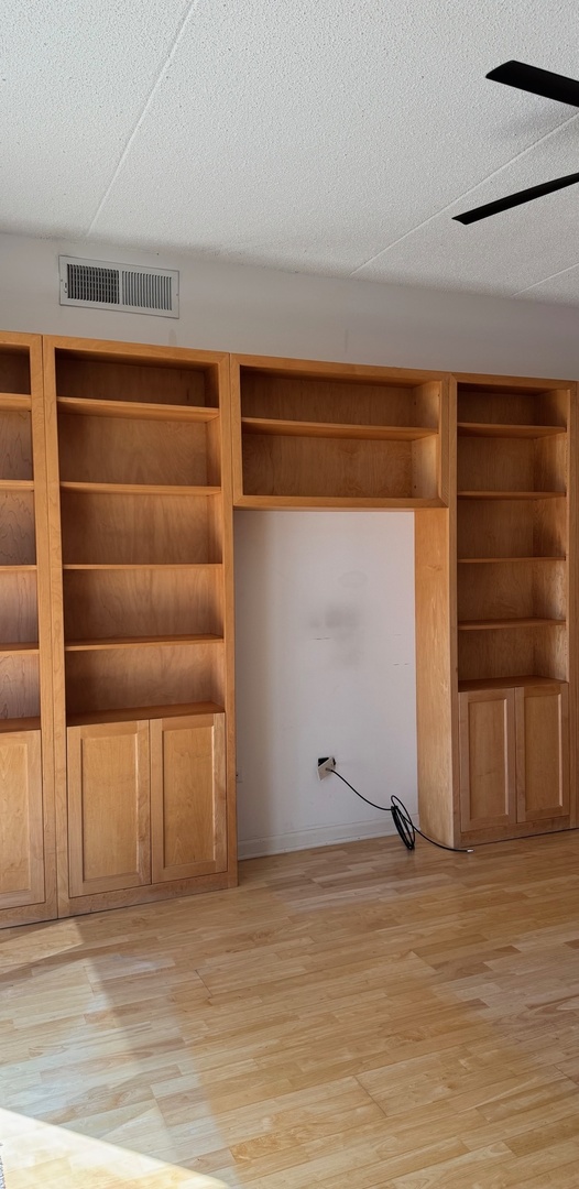 1250 South Indiana Avenue, Unit 702 Chicago, IL 60605 - Photo 10 of 22 a view of an empty room