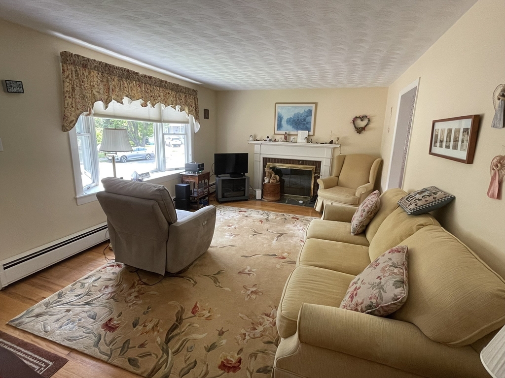 34 Millbrook Road Beverly, MA 01915 - Photo 11 of 42