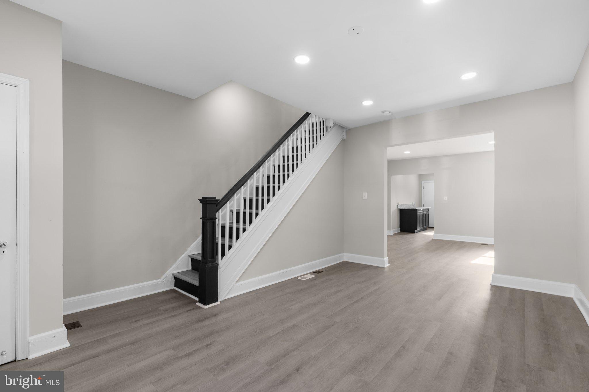 3711 Flowerton Road Baltimore, MD 21229 - Photo 5 of 32 Gallery Image 5