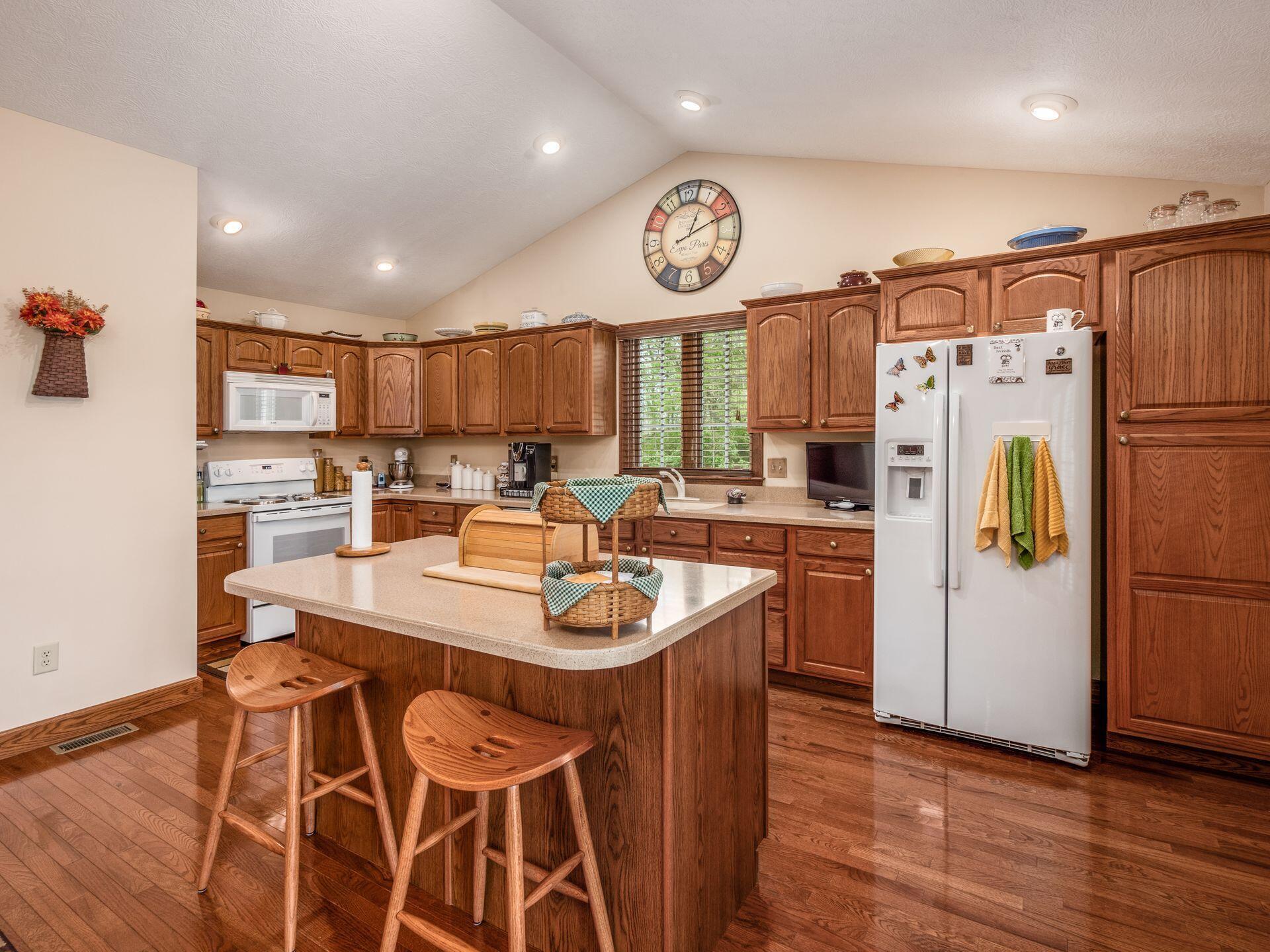12540 Walker Road Ashville, OH 43103 - Photo 22 of 64 kitchen
