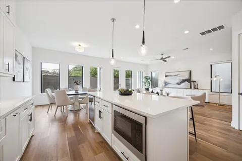 $700,000 | 1739 Ojeman Point Lane, Houston, TX 77055