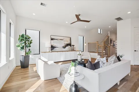 $725,000 | 1739 Ojeman Point Lane, Houston, TX 77055