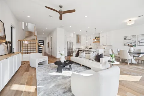 $725,000 | 1739 Ojeman Point Lane, Houston, TX 77055