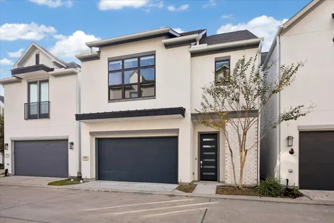 $725,000 | 1739 Ojeman Point Lane, Houston, TX 77055