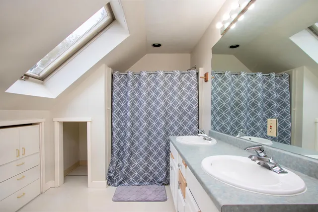 $425,000 | 107 East Village Road, St. Johnsbury, VT 05819