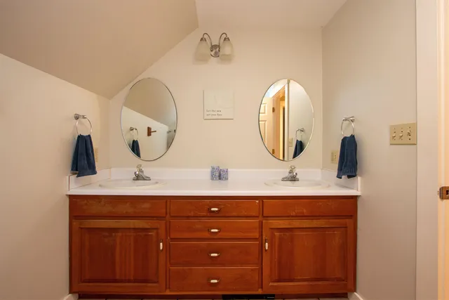 $425,000 | 107 East Village Road, St. Johnsbury, VT 05819