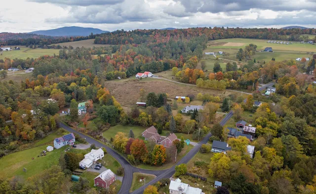 $425,000 | 107 East Village Road, St. Johnsbury, VT 05819