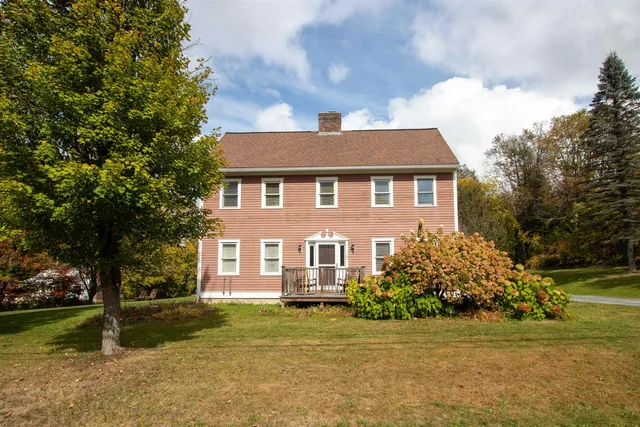 $425,000 | 107 East Village Road, St. Johnsbury, VT 05819