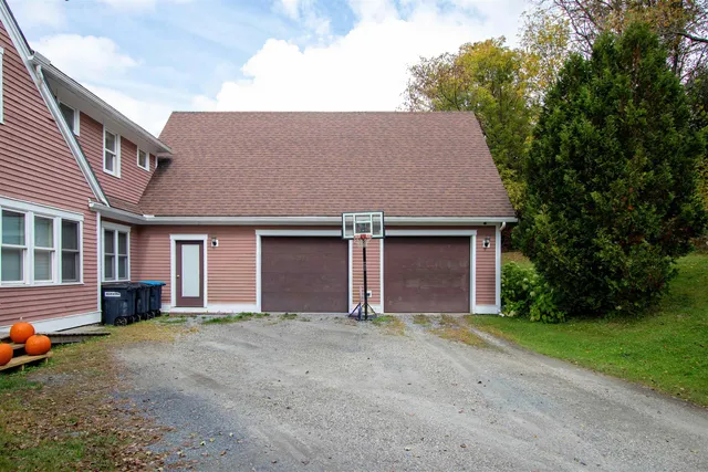 $425,000 | 107 East Village Road, St. Johnsbury, VT 05819