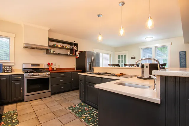 $425,000 | 107 East Village Road, St. Johnsbury, VT 05819