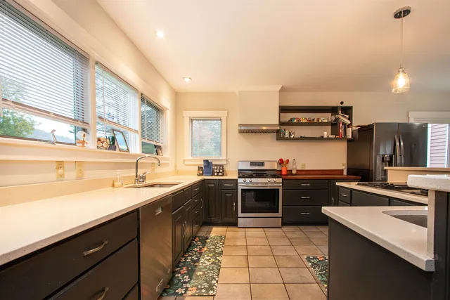 $425,000 | 107 East Village Road, St. Johnsbury, VT 05819