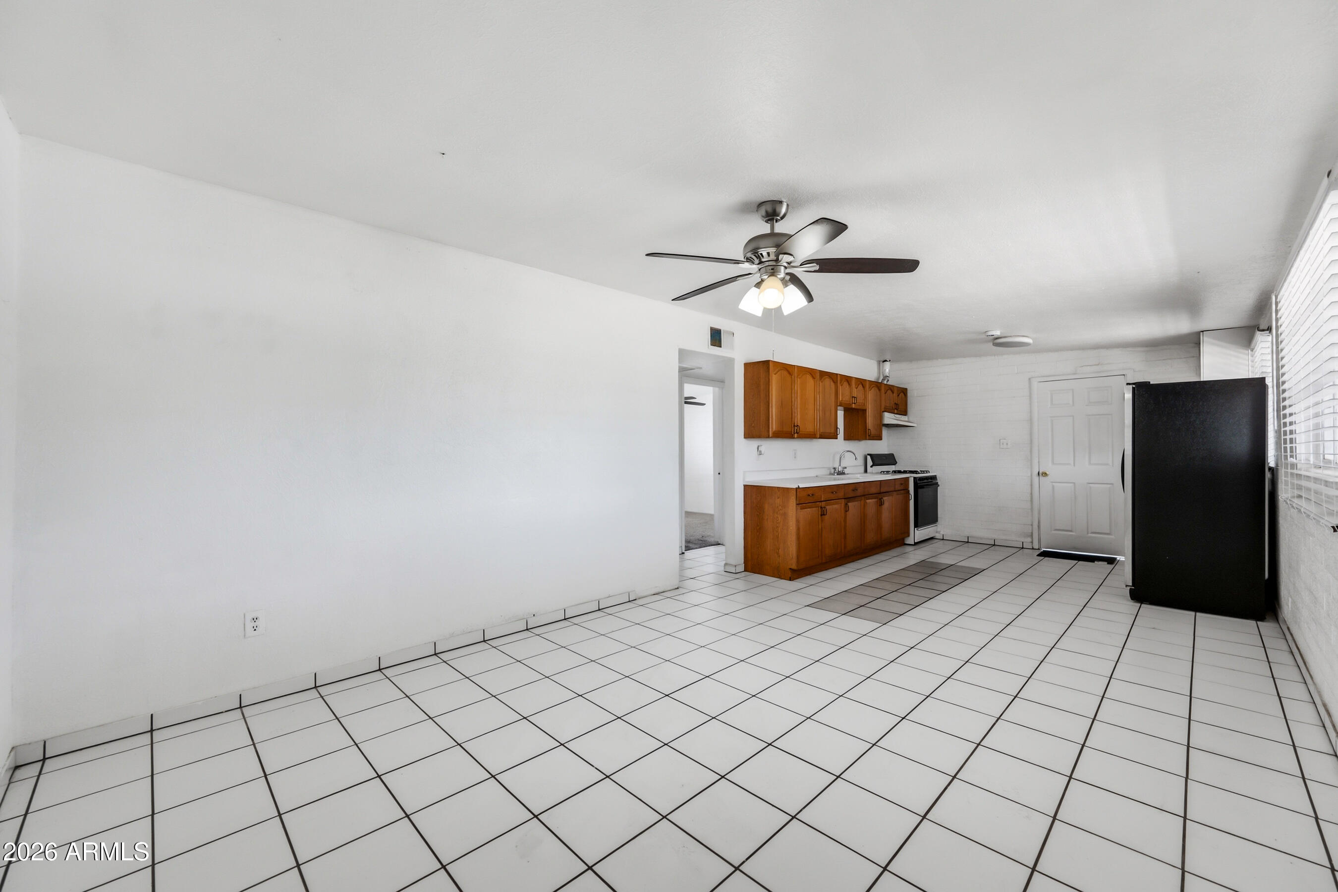 3905 West Almeria Road, Unit 2 Phoenix, AZ 85009 - Photo 2 of 19