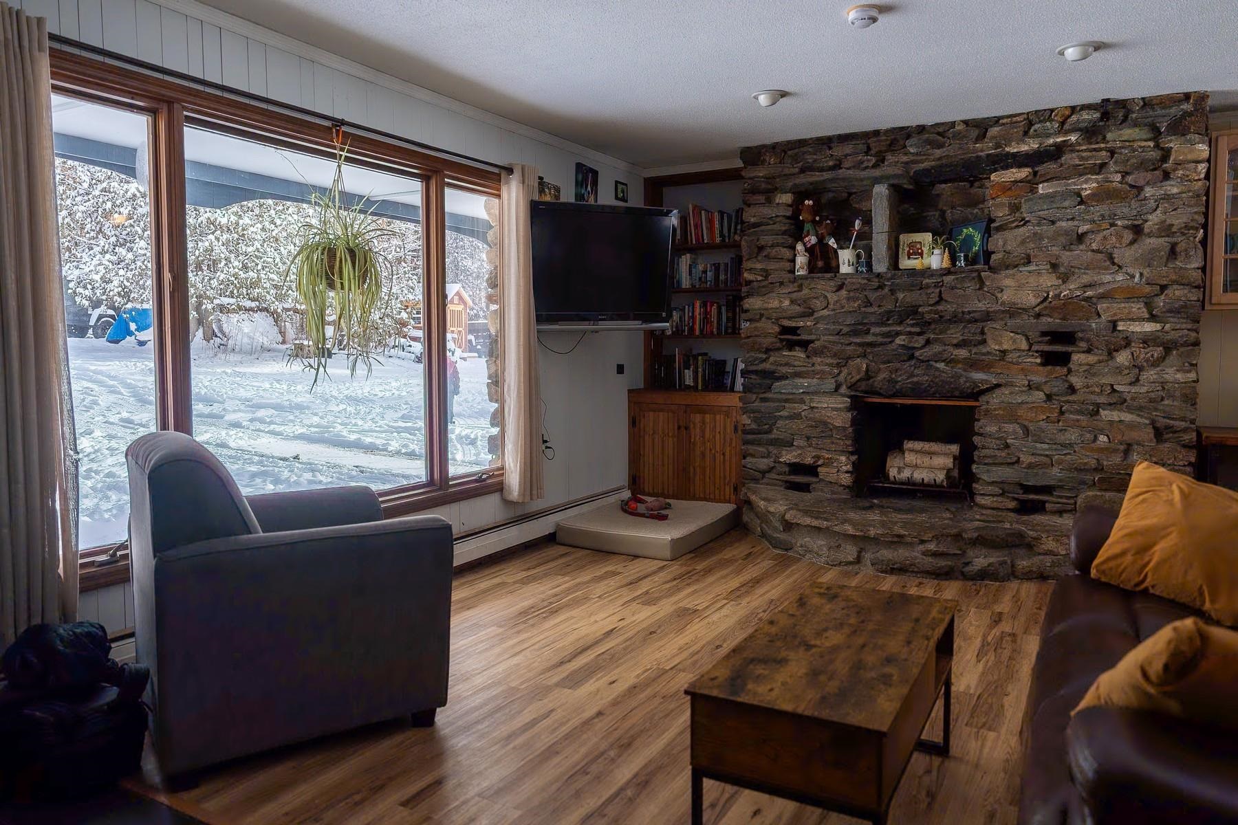 66 Roy Avenue Rutland Town, VT 05701 - Photo 5 of 18