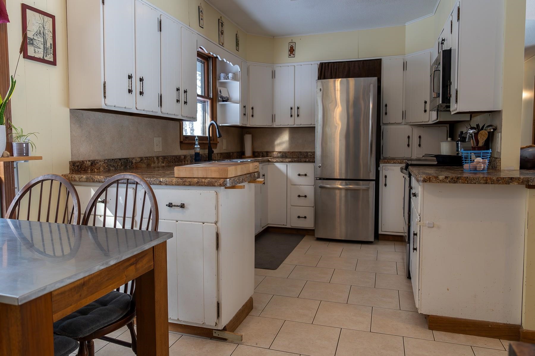 66 Roy Avenue Rutland Town, VT 05701 - Photo 7 of 18