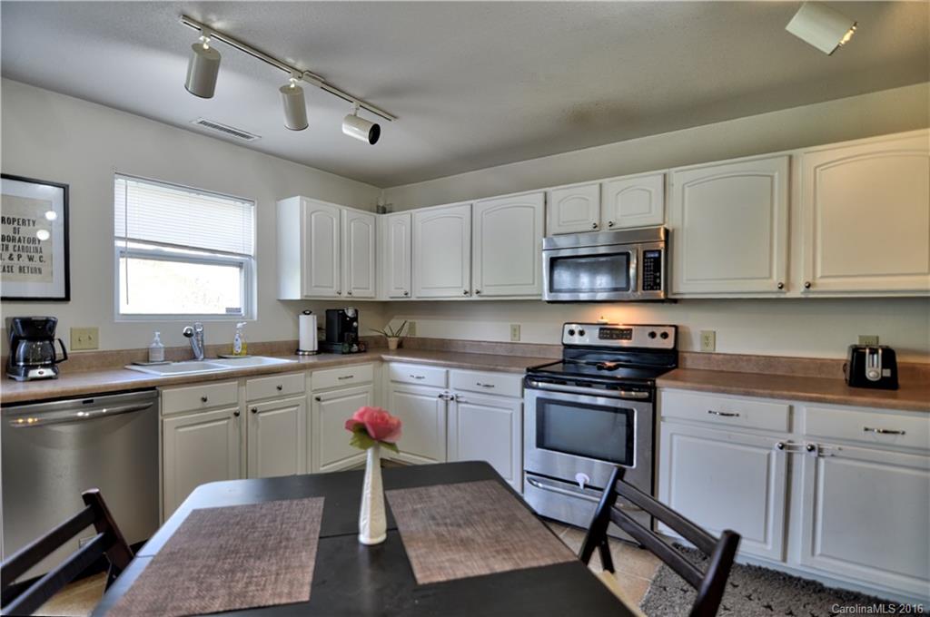 2804 James Road Charlotte, NC 28215 - Photo 8 of 21 Gallery Image 8
