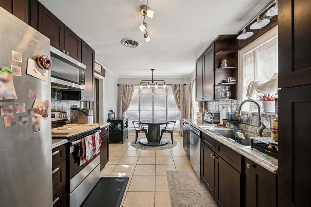 4628 Ridgemont Road Haltom City, TX 76117 - Photo 11 of 28