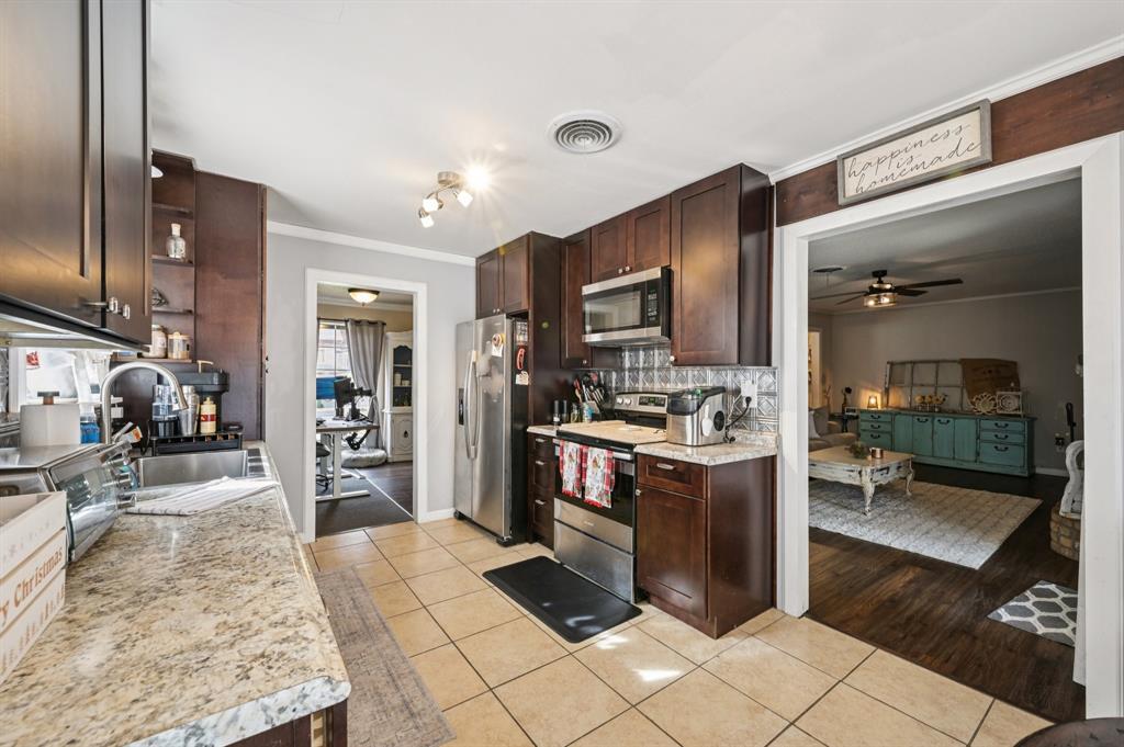 4628 Ridgemont Road Haltom City, TX 76117 - Photo 13 of 28