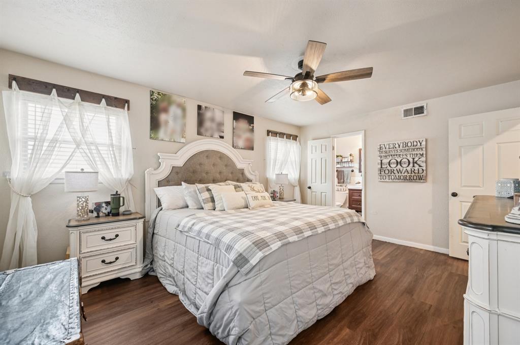 4628 Ridgemont Road Haltom City, TX 76117 - Photo 14 of 28