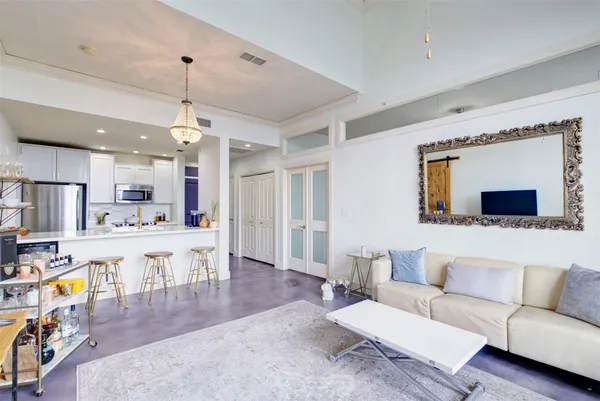 $2,550 | 1010 Rosine Street, Unit 43, Houston, TX 77019