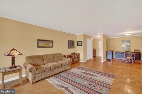 $300,000 | 3001 Veazey Terrace Northwest, Unit 715, Washington, DC 20008