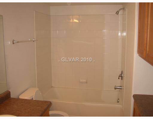 7255 West Sunset Road, Unit 2020 Las Vegas, NV 89113 - Photo 11 of 15 Master Bath/Spa.